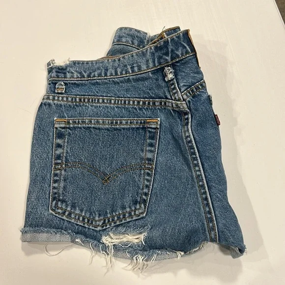 Levi’s Denim Shorts - Picture 9 of 11